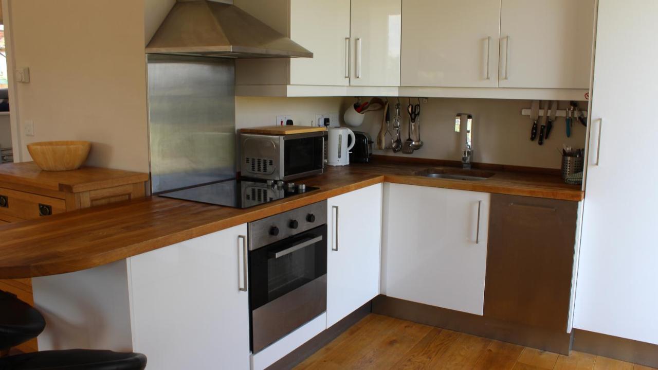Stratfield Mortimer Little Park Farm Queen Anne Farmhouse & Apartments المظهر الخارجي الصورة