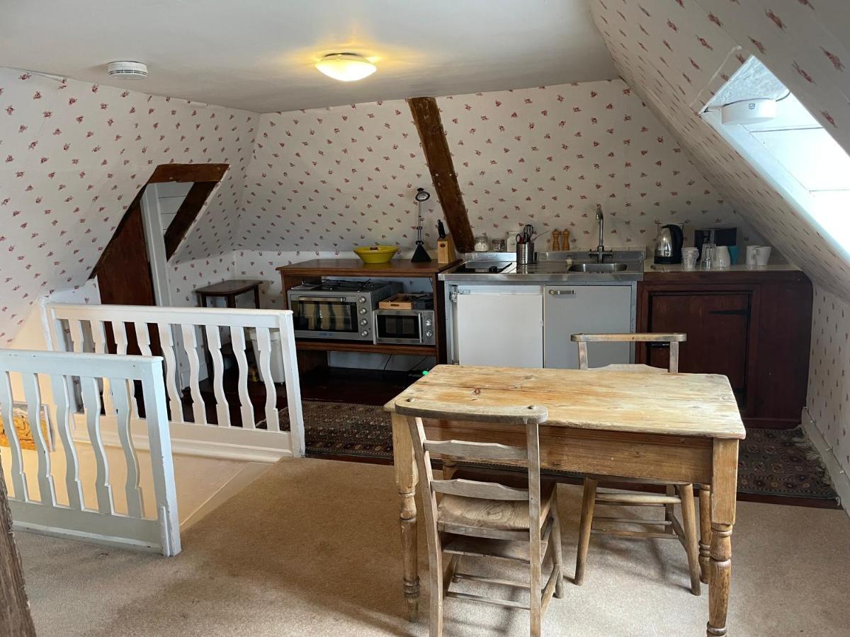 Stratfield Mortimer Little Park Farm Queen Anne Farmhouse & Apartments المظهر الخارجي الصورة
