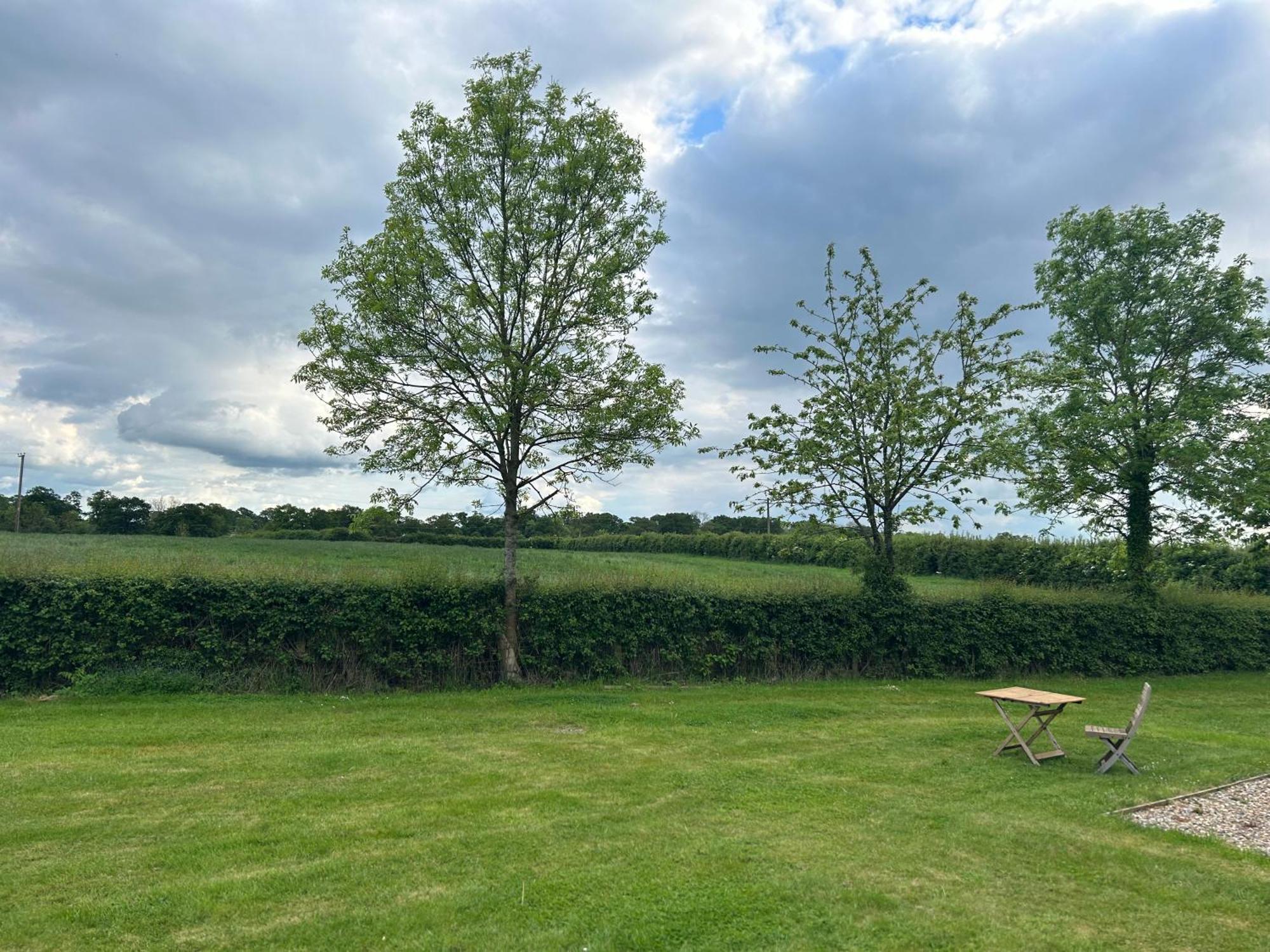 Stratfield Mortimer Little Park Farm Queen Anne Farmhouse & Apartments المظهر الخارجي الصورة