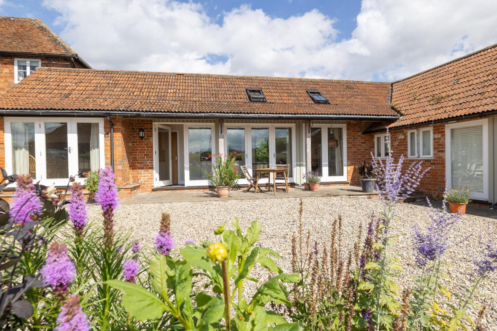 Stratfield Mortimer Little Park Farm Queen Anne Farmhouse & Apartments المظهر الخارجي الصورة