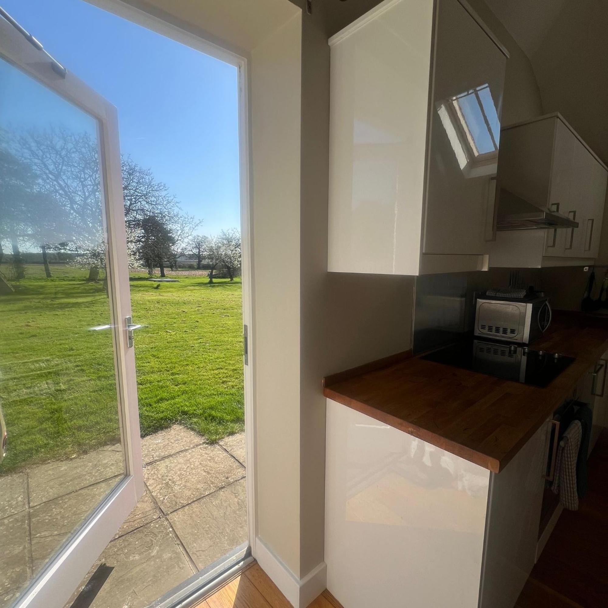 Stratfield Mortimer Little Park Farm Queen Anne Farmhouse & Apartments المظهر الخارجي الصورة